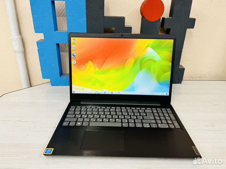 Свежий игровой ноутбук gold/8gb/MX110 2gb