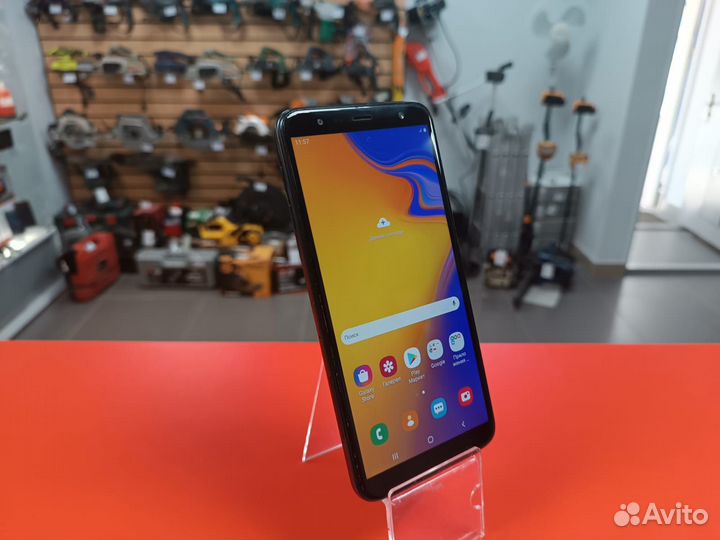 Смартфон Samsung Galaxy J4 Plus