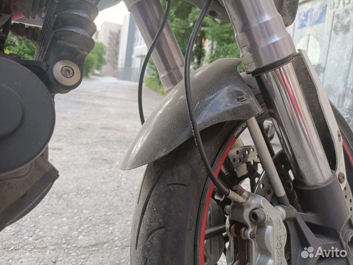 Ducati hypermotard 1100