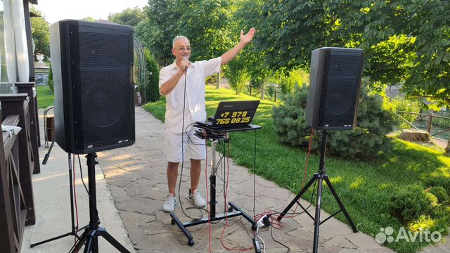 Услуги певца