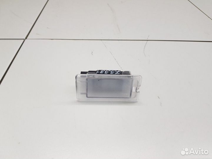 Плафон внутреннего освещения (Genesis G80 I)