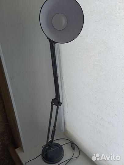 Настольная лампа 