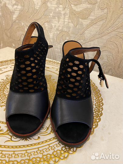 Босоножки женские 37 размер новые