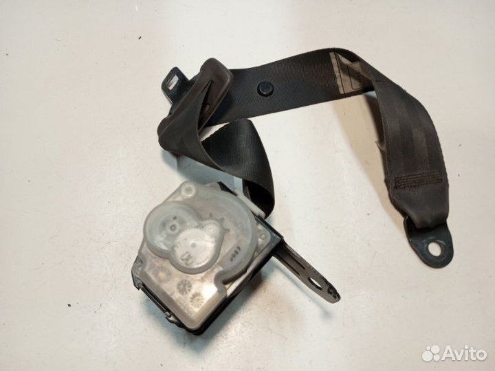 Ремень безопасности задний правый Toyota Prius