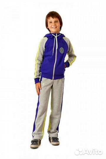 Продам спортивный костюм