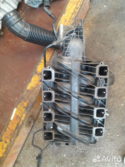 Коллектор впускной Dodge Ram 5.7 Додж Рам 2011 год