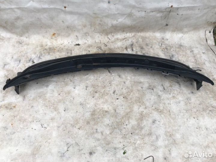 Решетка под лобовое стекло Hyundai Solaris 1 2012г