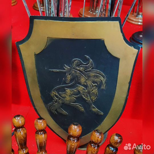 Щит с шампурами