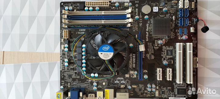 Материнская плата с процессором и памятью