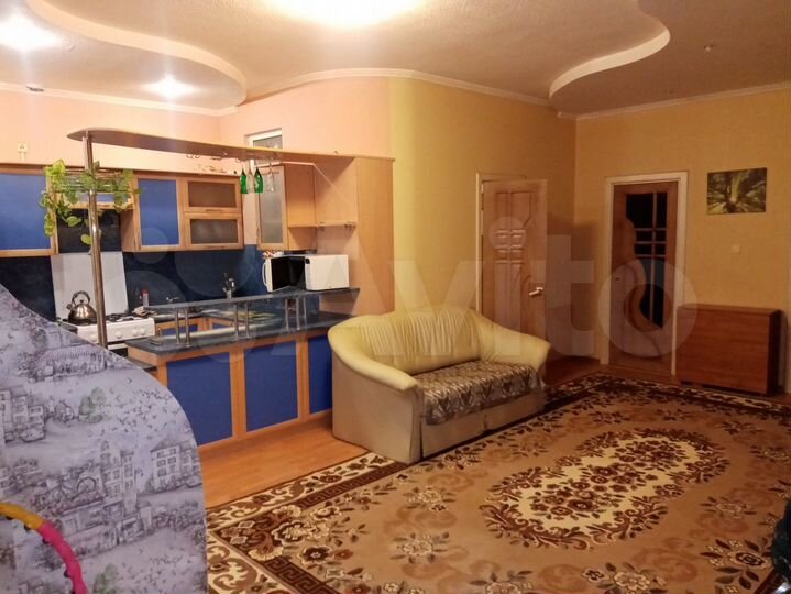 3-к. квартира, 79 м², 1/9 эт.