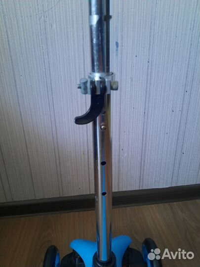 Самокат трехколесный