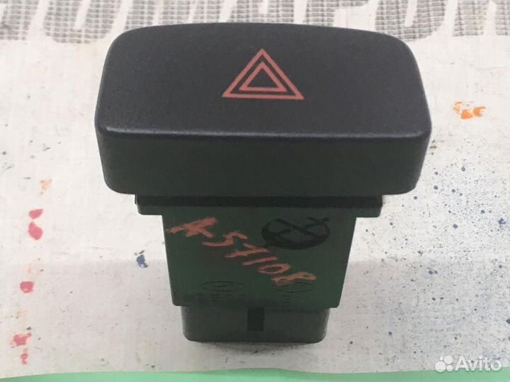 Кнопка аварийной сигнализации для Hyundai Sonata 4