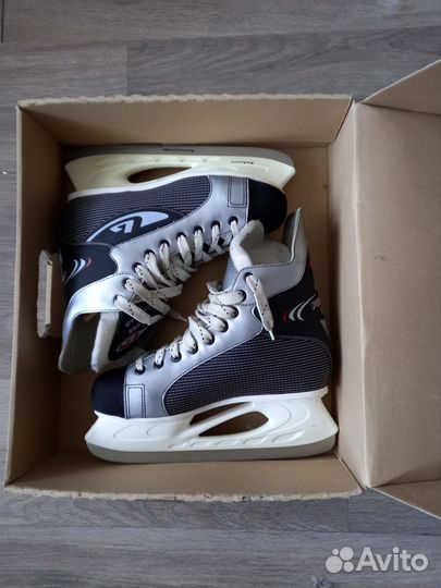 Коньки хоккейные 43 размер