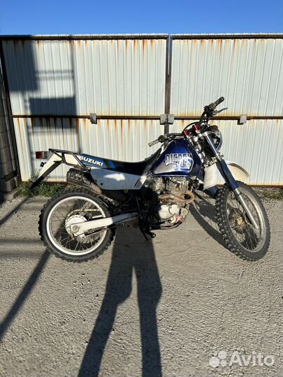 Suzuki djebel 200