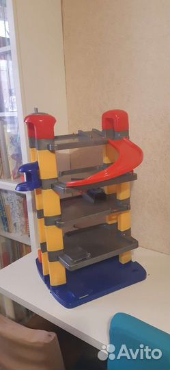 Парковка гараж 4 уровня, лифт