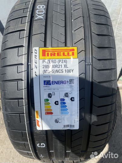 Pirelli P Zero PZ4 285/30 R21 100Y