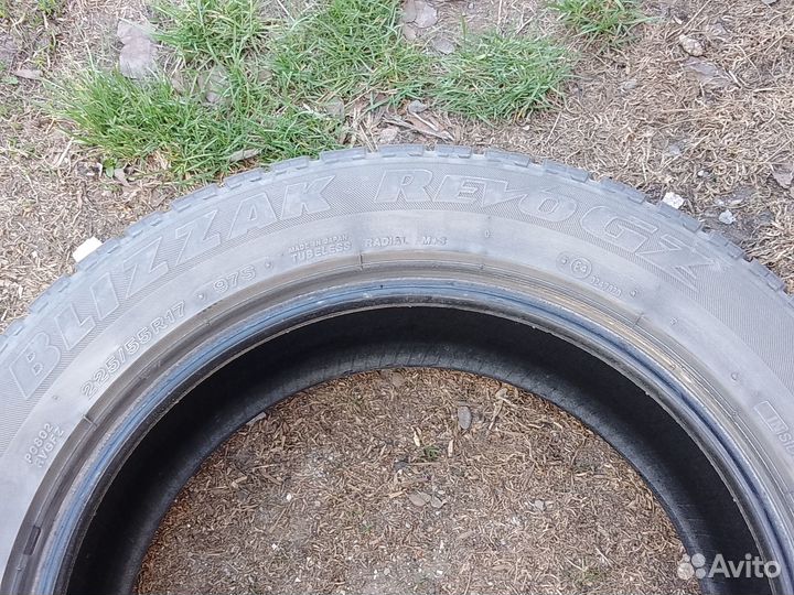 Bridgestone Blizzak Revo GZ 225/55 R17 97S
