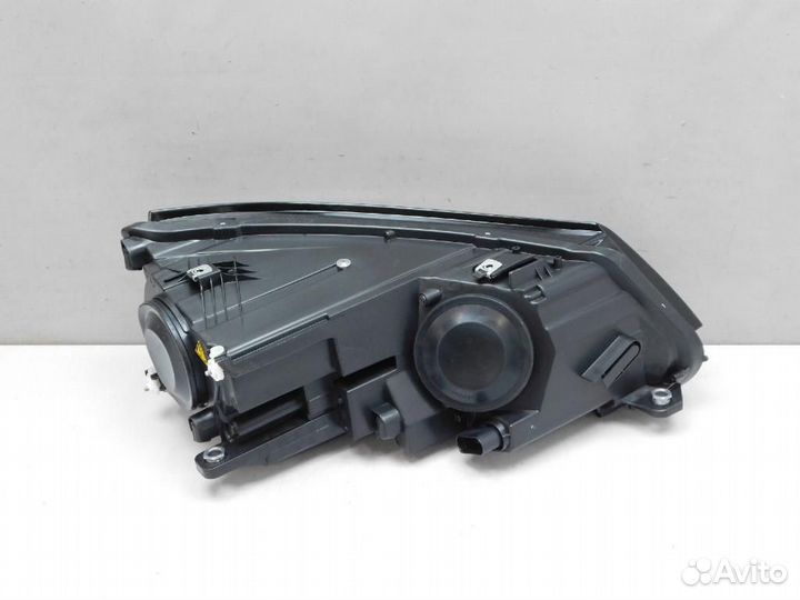 Фара левая Volkswagen Tiguan
