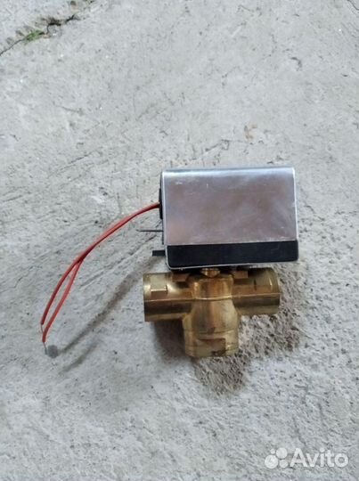 Универсальный 3-х ходовой клапан с электроприводом