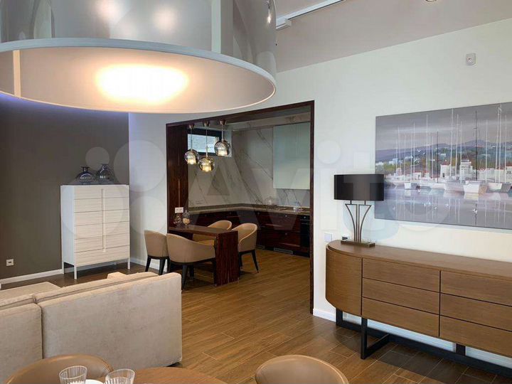 Коттедж 270 м² на участке 7 сот.