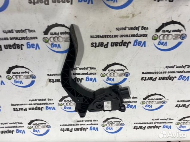 Педаль газа Audi A5 T8 cala 2008