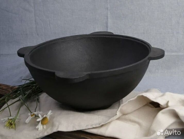 Казан 8 литров чугунный