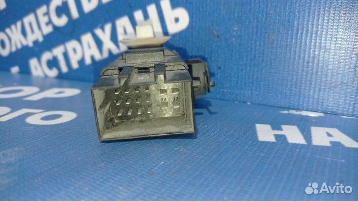 Блок управления подогревом сидений Volkswagen Polo