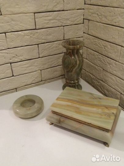 Шкатулка из оникса мраморного. Винтаж