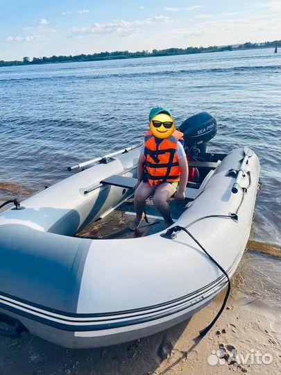 Лодка с мотором