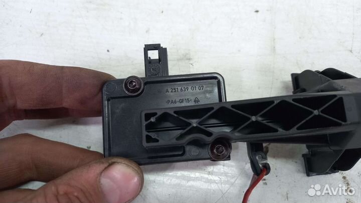 Замок лючка бензобака Mercedes W251 R350