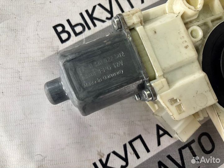 Моторчик стеклоподъемника передний правый Mercedes