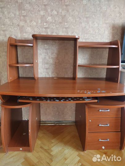 Компьютерный стол