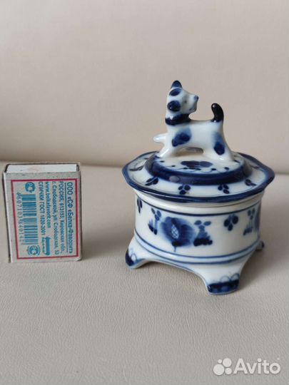 Фигурки и шкатулка Гжель