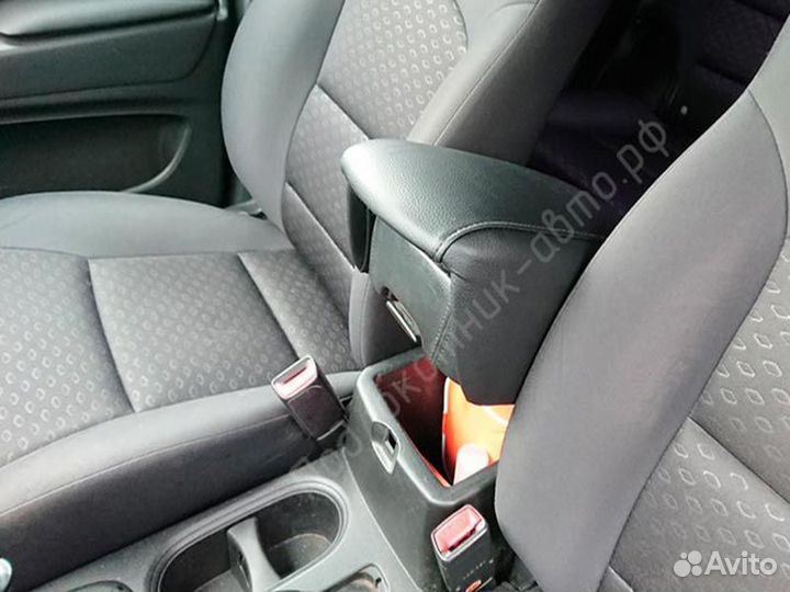 Подлокотник SsangYong Actyon, накладка на крышку