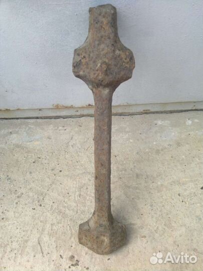 Язык колокола.дли 33 см шир 7см тол 3 см