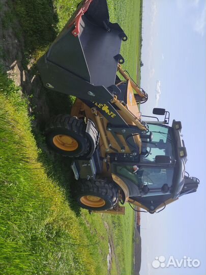 Экскаватор-погрузчик MST M542, 2022