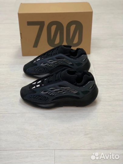 Кроссовки adidas yeezy boost 700 мужские