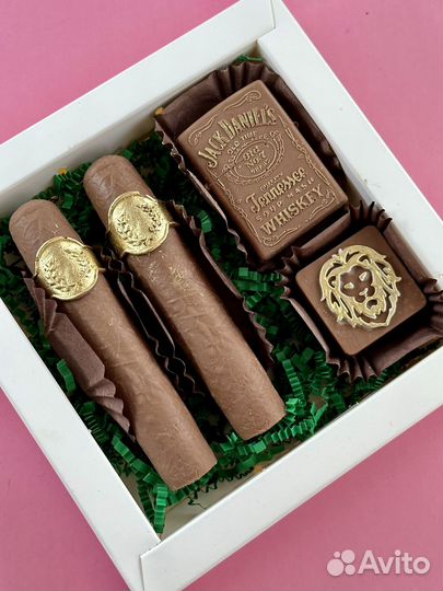 Шоколад, конфеты в виде сигар в подарочных наборах