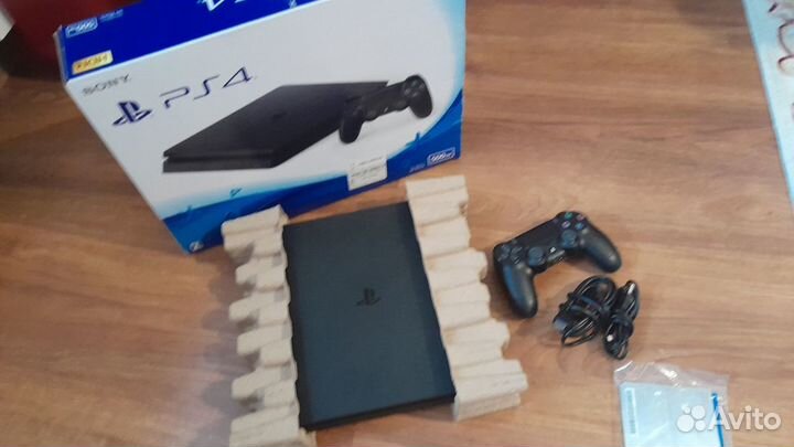 Sony PS4 slim 