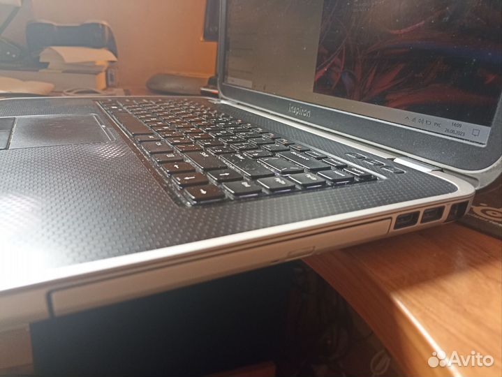 Ноутбук dell inspiron 7520
