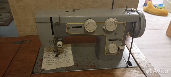 Швейная машина Подольск 142