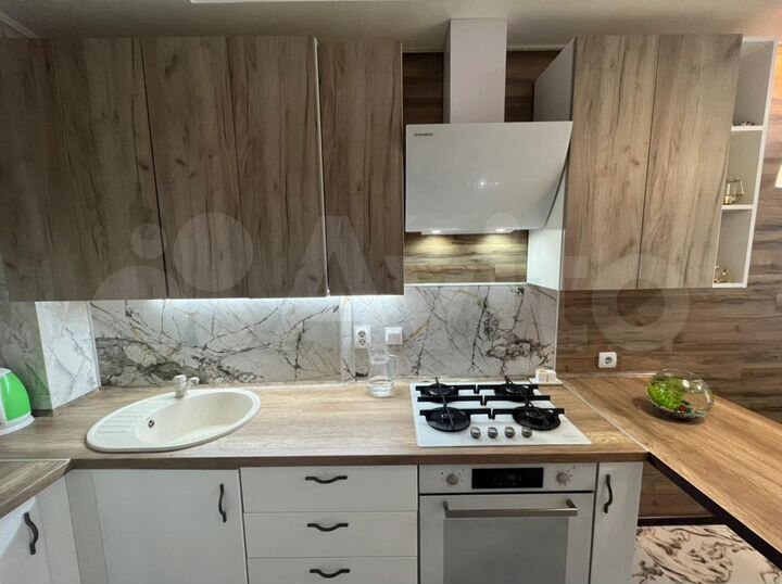 1-к. квартира, 42 м², 1/6 эт.