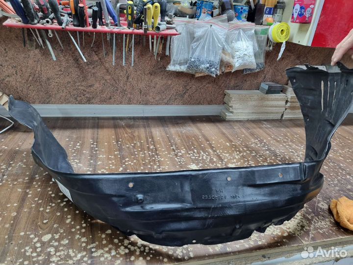 5370A536 Mitsubishi подкрылок передний