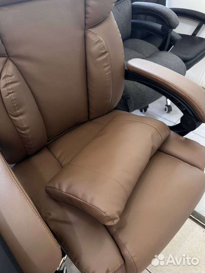 Офисное кожаное кресло