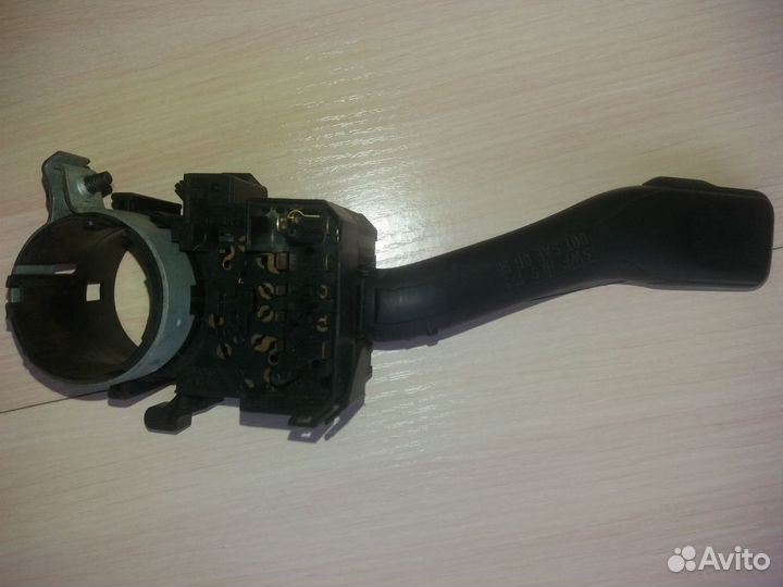 Подрулевой переключатель поворотов