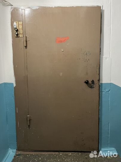 Железная дверь