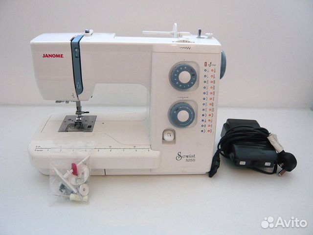 Швейная машина Janome Sewist 525