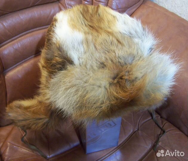 Классическая шапка-ушанка изготовлена из лисы. Р58