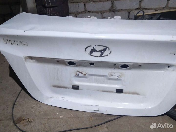 Крышка багажника hyundai solaris1