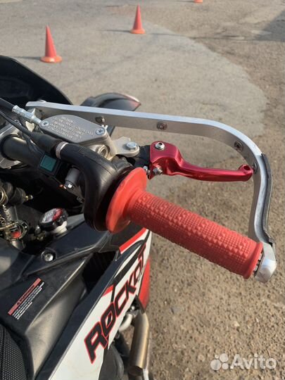 Rockot zx 300 red fury